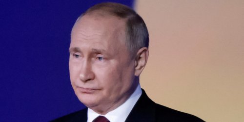 Putin Losing Information War in Ukraine, Says UK Spy Chief