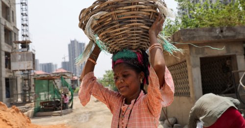 ‘No option’: Poor workers struggle amid India’s brutal heatwave