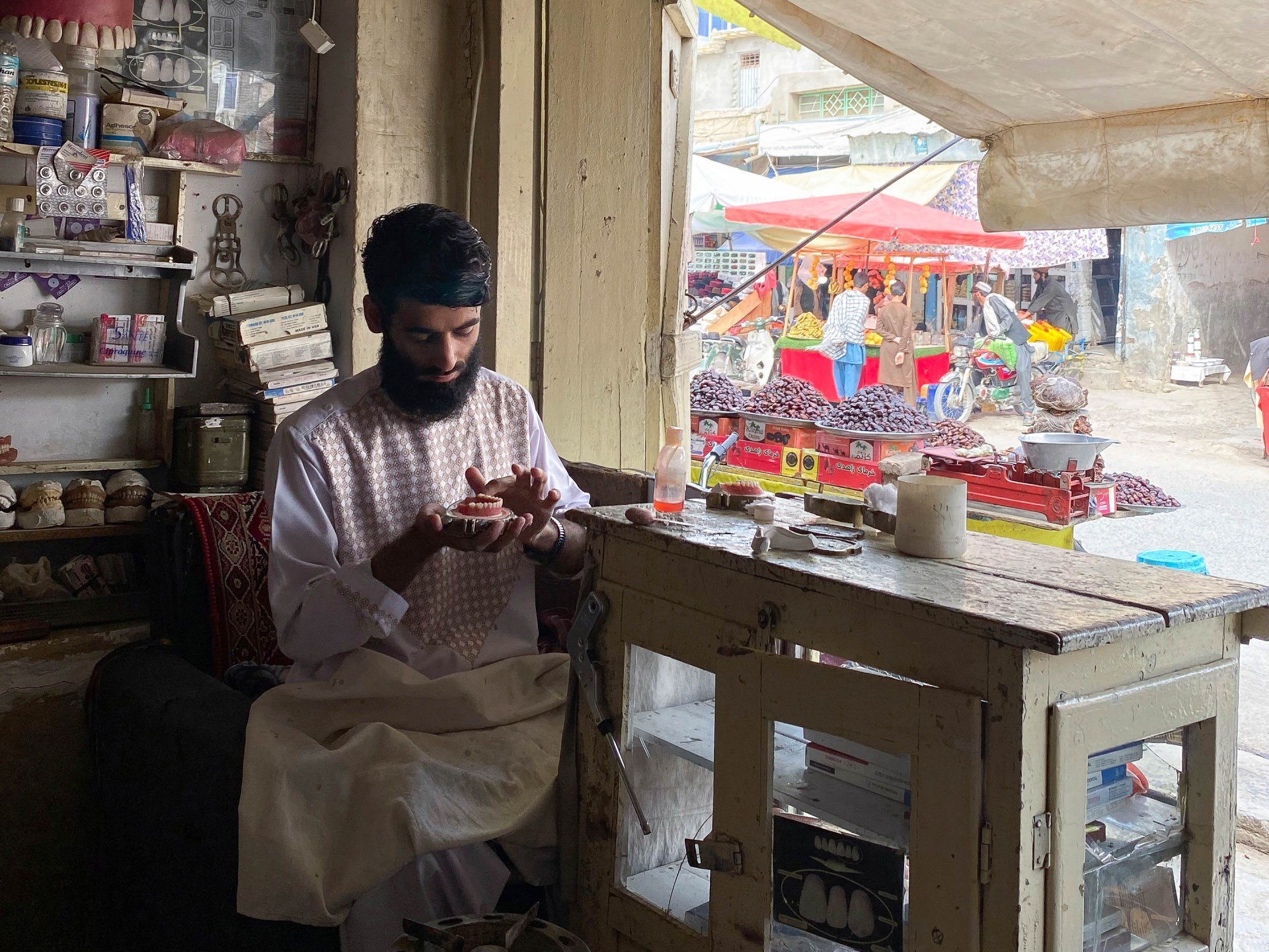 The teeth makers of Kandahar