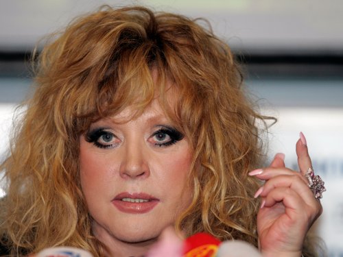 Russia mulls labelling queen of Soviet pop Pugacheva a ‘foreign agent’