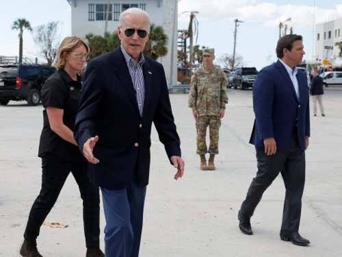 Biden surveys damage, pledges aid to Florida after Hurricane Ian