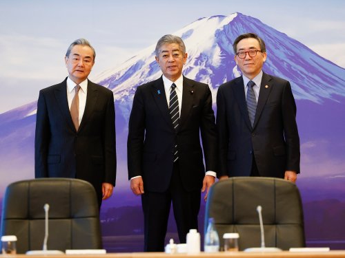 Japan, S Korea, China meet to strengthen ties at ‘turning point in history’