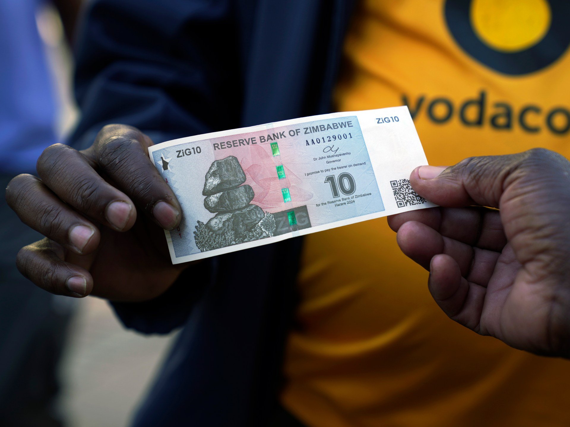 ‘Police are lenient’: Zimbabwe’s disabled black market currency dealers