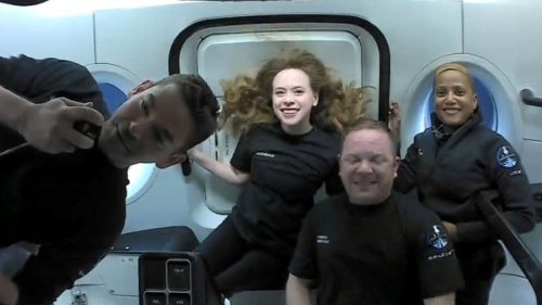 Space tourists come back to Earth after three days in orbit