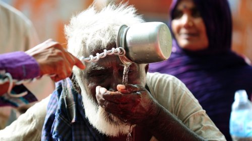 India heat wave tests water supply as deaths near 2,000