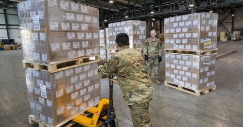 US military plane flies in 35 tonnes of baby formula from Germany