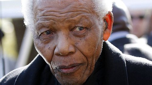 South Africa’s Mandela returns to hospital