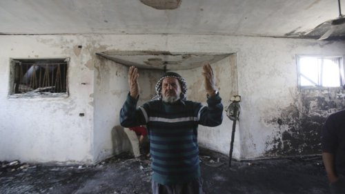 Israeli settlers blamed for burning mosque