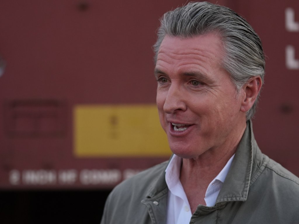 US & Canada News - cover