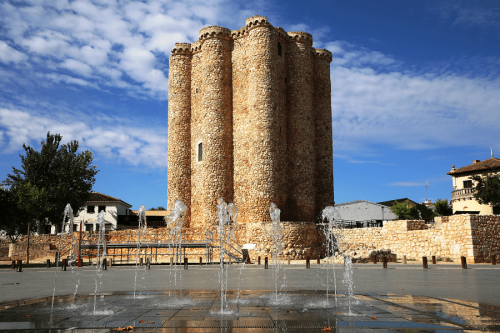 Замок Вильярехо-де-Сальванес и его цилиндрическая архитектура * ВСЕ ПИРЕНЕИ