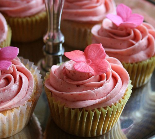 6 Sensational Strawberry Frosting Recipes from Scratch