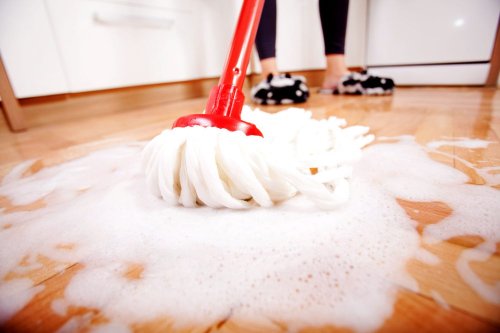 I Tried This Laundry Detergent Mopping Trick and My Kitchen Floors Have Never Sparkled More