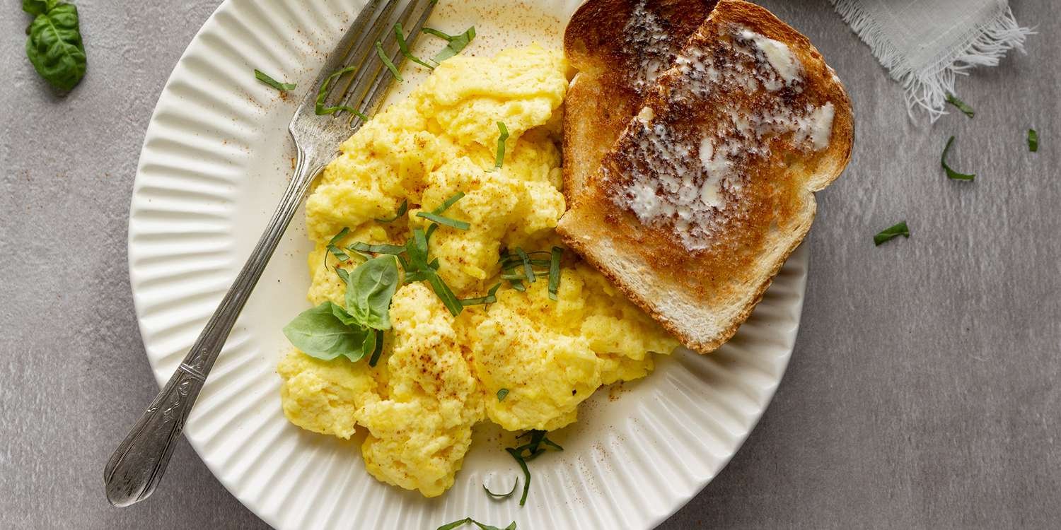 This Hack Makes the Fluffiest Scrambled Eggs Ever