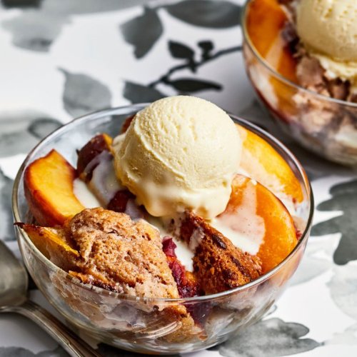 15 Peach Cobbler Recipes Made With Fresh Peaches