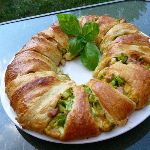20 Crescent Roll Appetizers to Get This Party Started
