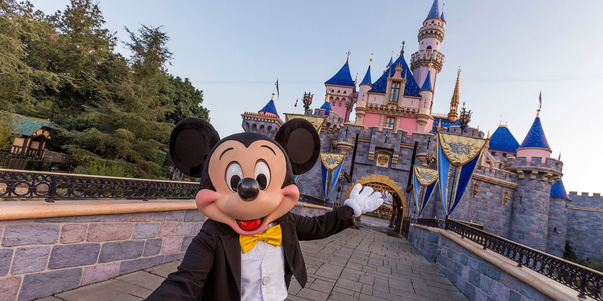 Two Beloved West Coast Chains are Coming to Disneyland