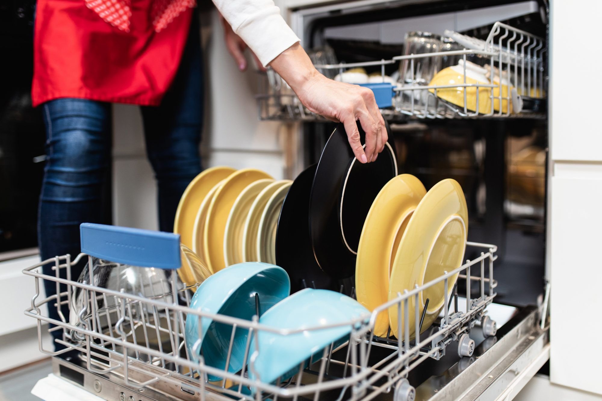 Is There a Right Way to Load a Dishwasher?