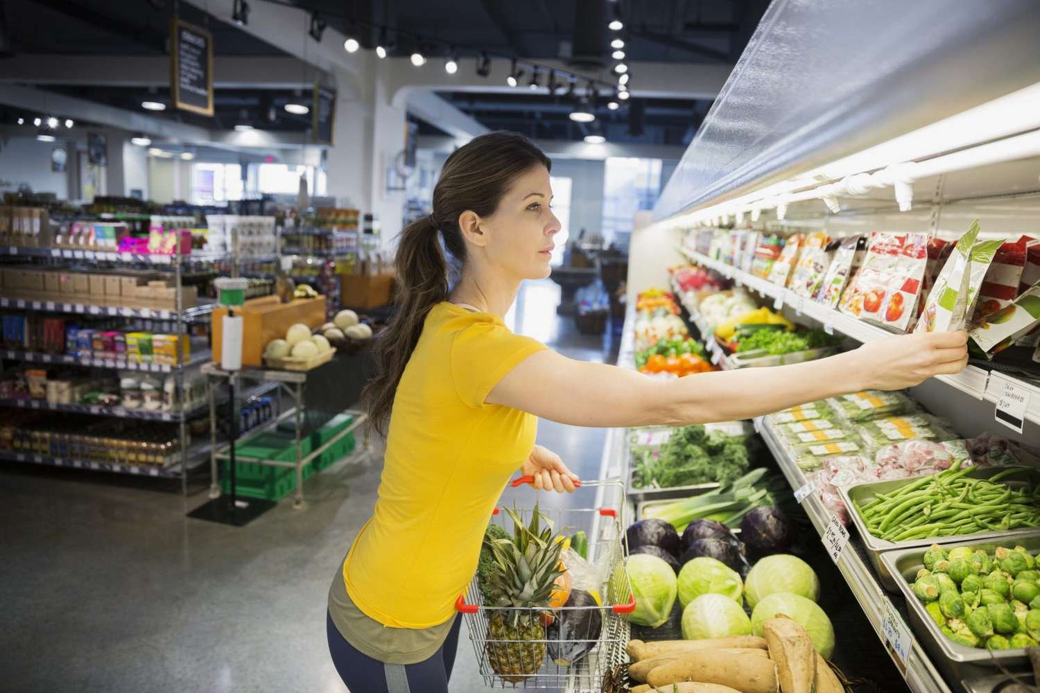 5 Things You Shouldn't Do in the Produce Section at the Grocery Store (and 5 You Should)