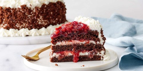 25 Vintage Christmas Cake Recipes Just Like Grandma Used to Make