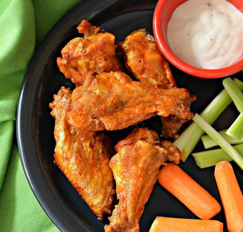 This Is the Secret To Achieving Ridiculously Crispy Chicken Wings in the Oven