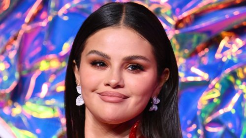 Selena Gomez Nailed (Pun Intended) One of Fall's Biggest Manicure Trends