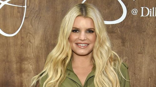 Jessica Simpson Has Taken Out Her Iconic Hair Extensions