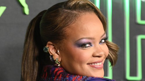 Rihanna With a Lob Haircut Just Feels Right