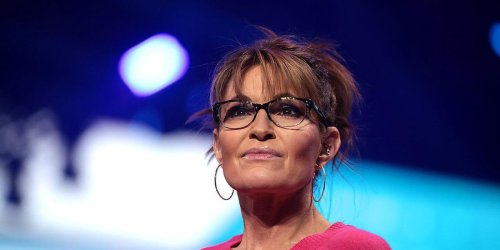 CNN medical expert slams Sarah Palin for dining in a restaurant only a few days after COVID-19 diagnosis
