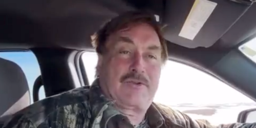 'That shaking hand': Mike Lindell's disheveled video call to Steve Bannon sparks internet intrigue