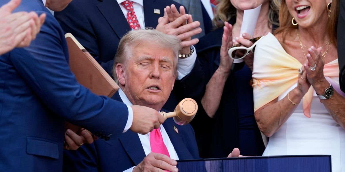 'Train wreck': Republicans face a 'never-ending' crisis they 'don’t know how' to solve