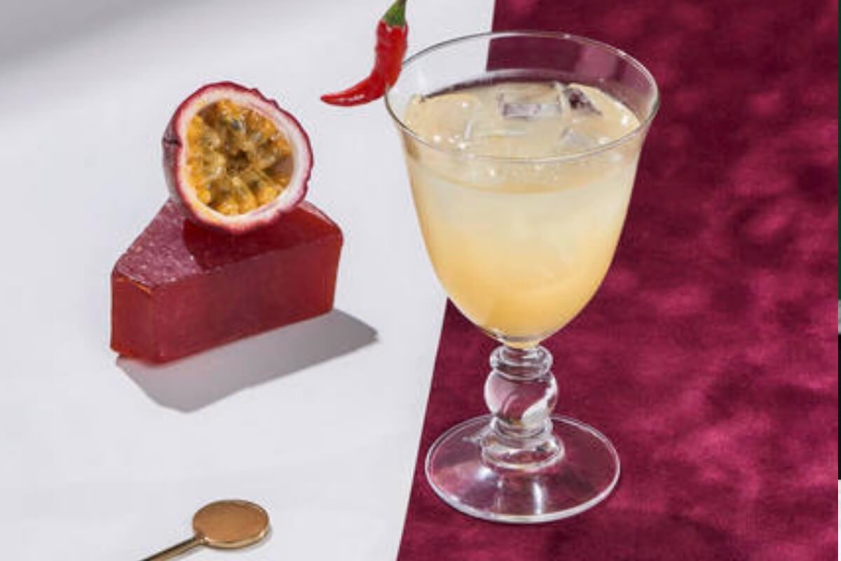 Make this Fizzy Passionfruit Cointreau cocktail at home!