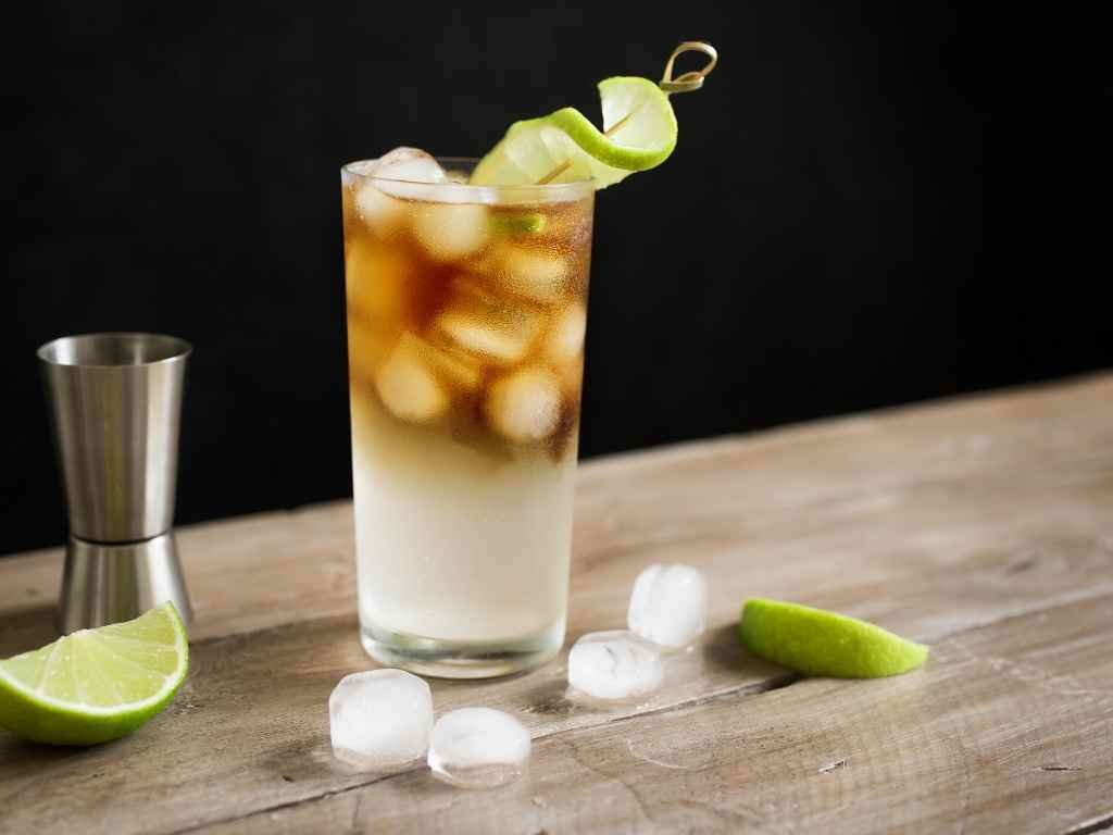 How to Make a Dark and Stormy – Cocktail Recipe
