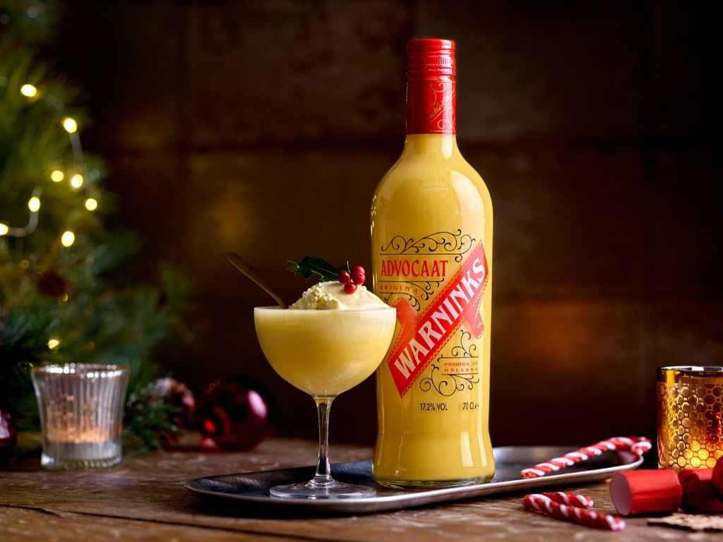 An easy cocktail recipe for the classic Warnicks Advocaat Snowball.