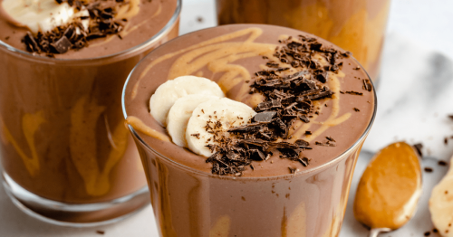 Chocolate Peanut Butter Banana Smoothie (tastes like a frosty!)