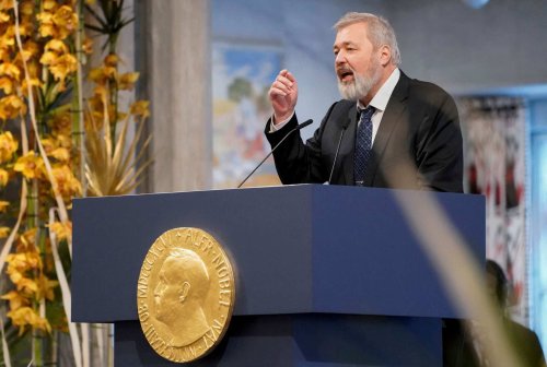 Russian Nobel Prize winner auctions medal to aid Ukrainians