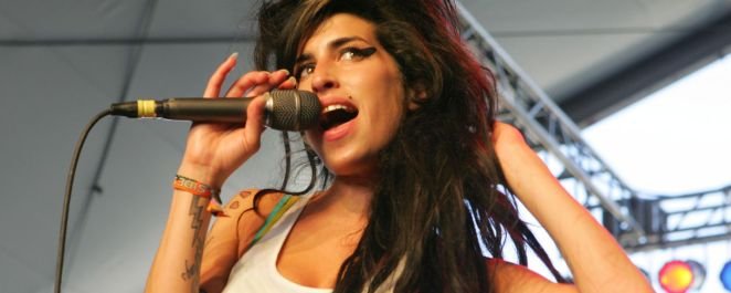 How Amy Winehouse Turned a Word-For-Word Conversation Into Smash Hit “Rehab”