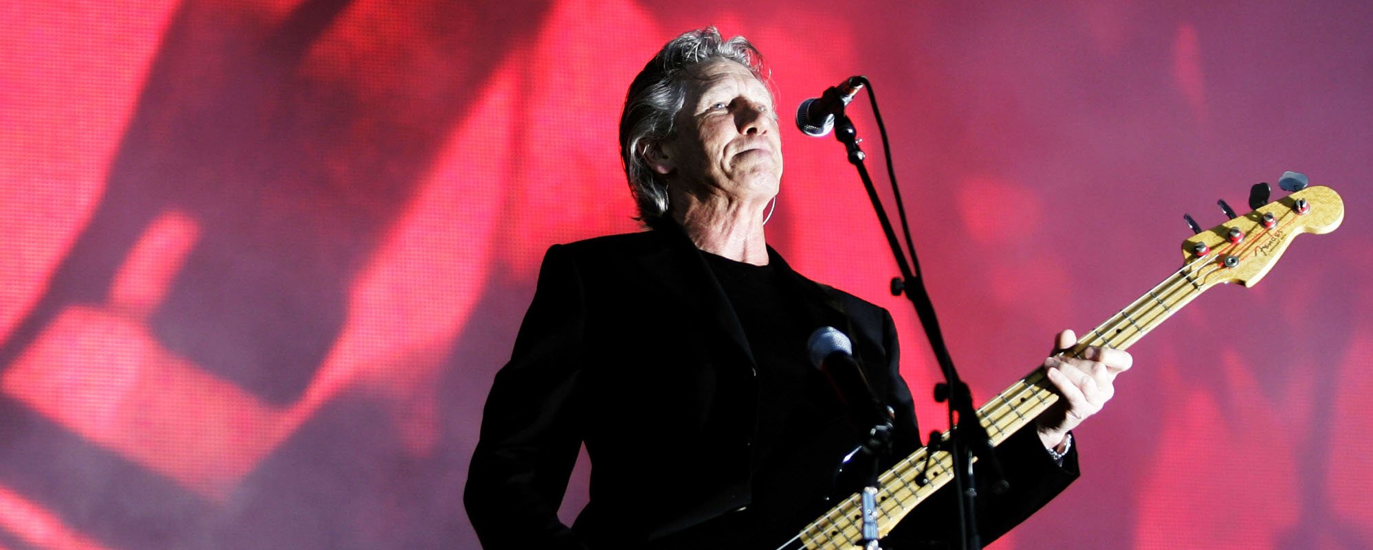 3 Astounding Pink Floyd Concerts Every Fan Should See