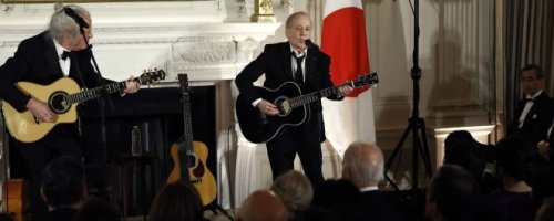 Watch Paul Simon Perform One of His Classic Solo Songs at White House Dinner Hosted by President Biden