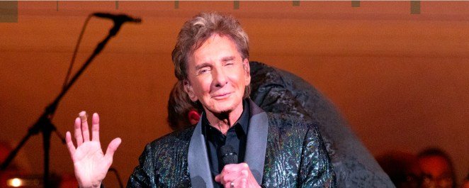 The Gloomy Story Behind Lola the Showgirl in Barry Manilow’s 1978 Hit “Copacabana”