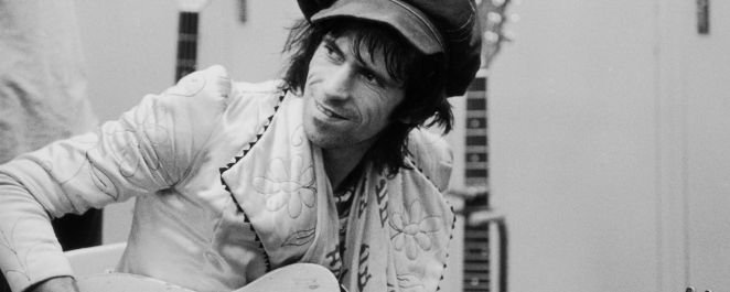 How Keith Richards’ Clever Guitar Trick Helped Aerosmith Create This Iconic Guitar Riff
