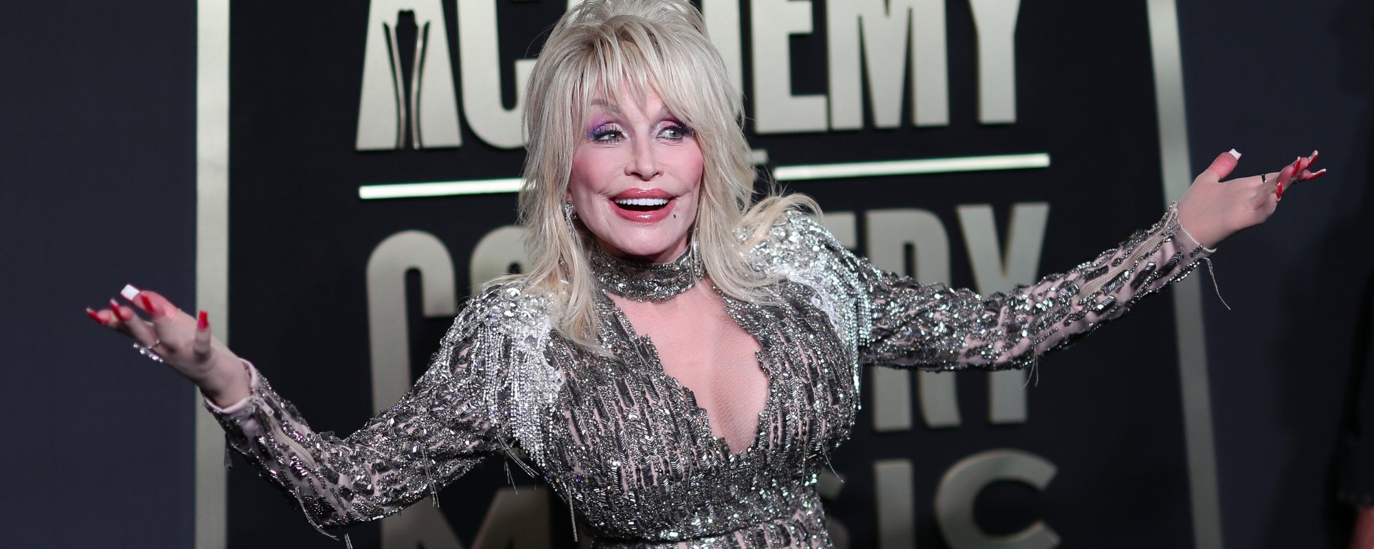 Ex-NFL Player Catches Heat on Twitter After Trashing Dolly Parton's Halftime Performance