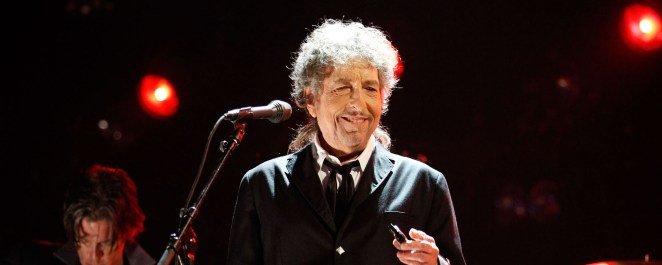 7 Guitars You Didn’t Know Bob Dylan Uses
