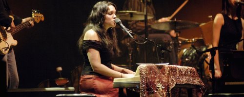 These indie one-hit wonders will spark all kinds of nostalgia for the 2000s