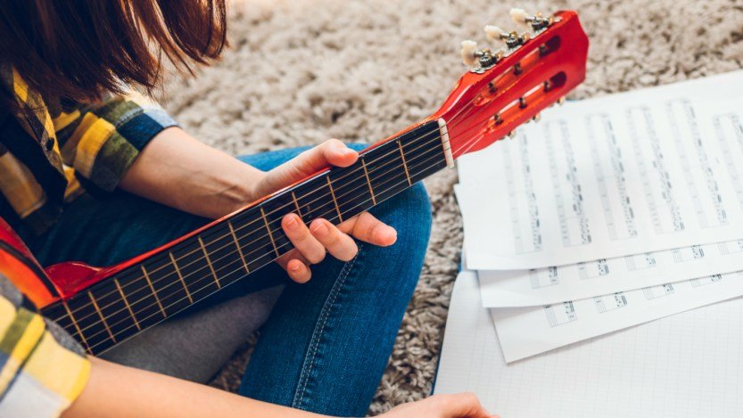 The four chords to rule them all in songwriting