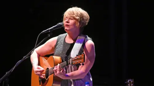 3 Folk Voices From the 90s You Can Probably Recognize (Even if You Can’t Name Them)