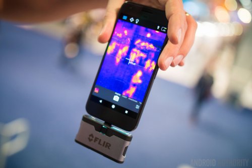 Hands-on: FLIR One thermal camera gives your phone superpowers