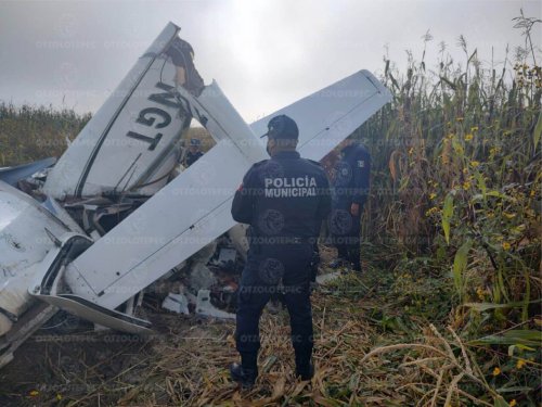 Mueren tres personas por desplome de avioneta en Otzolotepec, Edomex