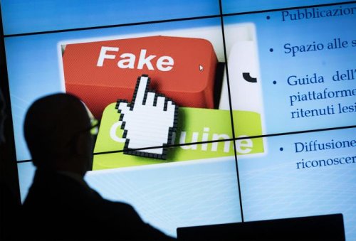 L'82% degli italiani non sa riconoscere una fake news - Internet e Social