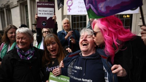 La Corte Suprema britannica nega ai trans la definizione di donne - Notizie - Ansa.it