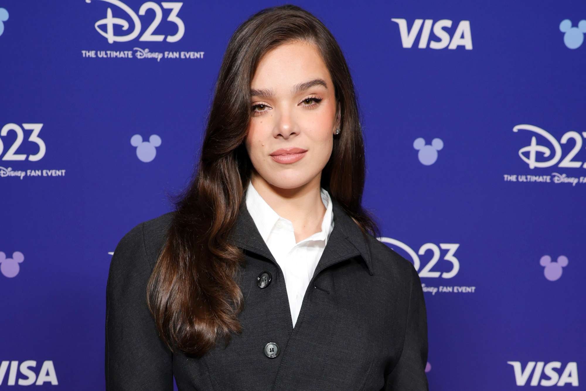 Hailee Steinfeld Makes First Glam Appearance Since Welcoming Daughter with Josh Allen in Sleek Look